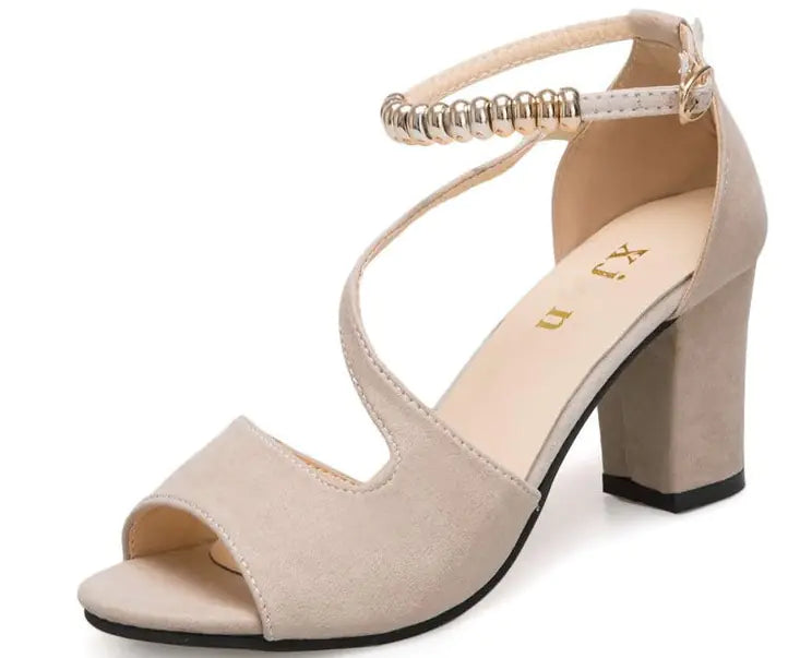 Elegant mid-heel sandals designed for comfort and style, perfect for formal occasions and everyday wear.