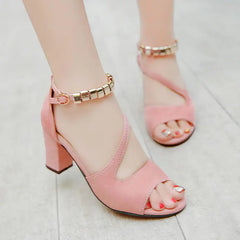 Elegant mid-heel sandals designed for comfort and style, perfect for formal occasions and everyday wear.