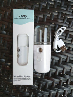 Travel-Size Skin Hydrator/ mist sprayer